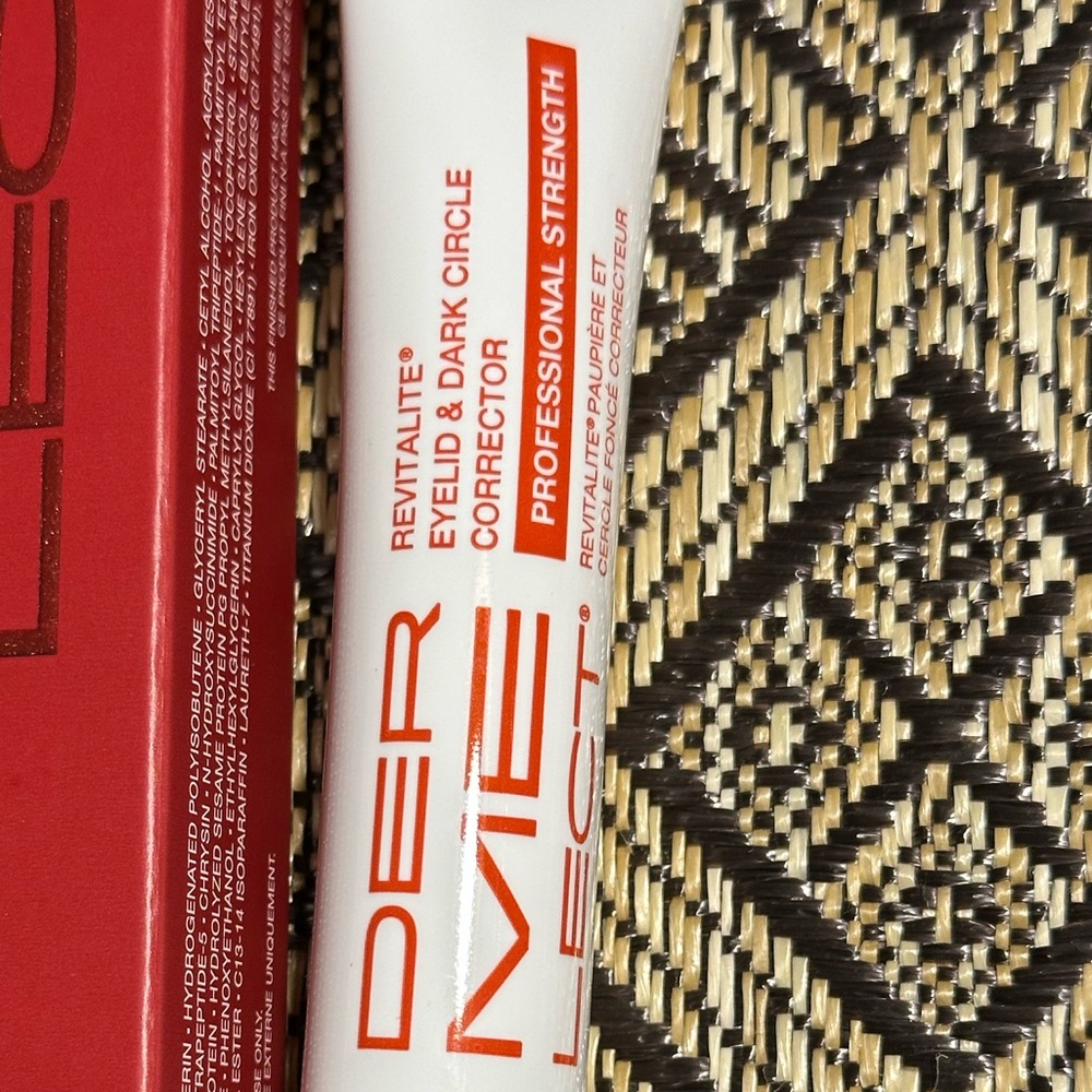 Dermelect Revitalite Professional Eyelid & Dark Circle Corrector - Picture 4 of 9